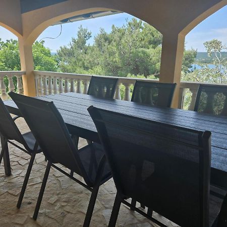 Villa Punta Blava - Beach Front, Ideal For Family Vacation With Kids, Large Terraces With Sea View, Internet, Netflix, No Pets Allowed Obrovac Dış mekan fotoğraf