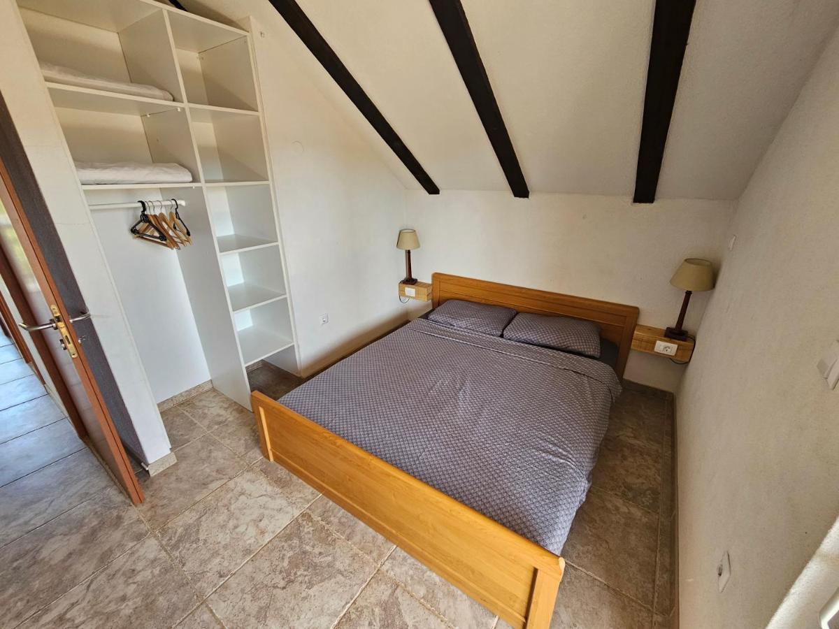 Villa Punta Blava - Beach Front, Ideal For Family Vacation With Kids, Large Terraces With Sea View, Internet, Netflix, No Pets Allowed Obrovac Dış mekan fotoğraf