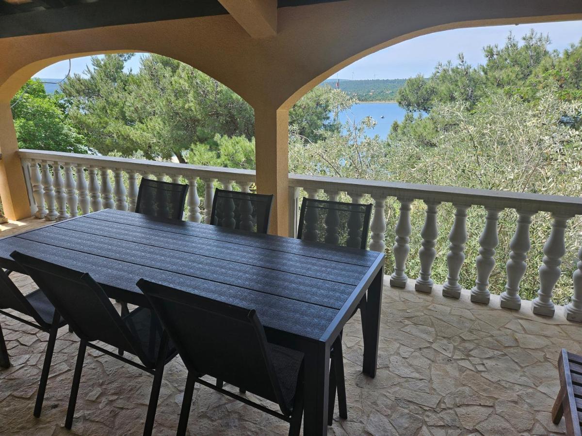 Villa Punta Blava - Beach Front, Ideal For Family Vacation With Kids, Large Terraces With Sea View, Internet, Netflix, No Pets Allowed Obrovac Dış mekan fotoğraf