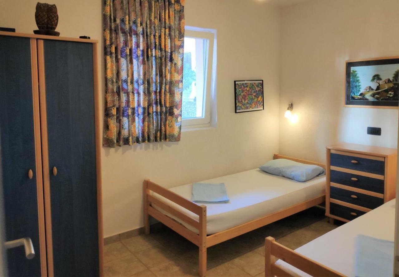 Villa Punta Blava - Beach Front, Ideal For Family Vacation With Kids, Large Terraces With Sea View, Internet, Netflix, No Pets Allowed Obrovac Dış mekan fotoğraf