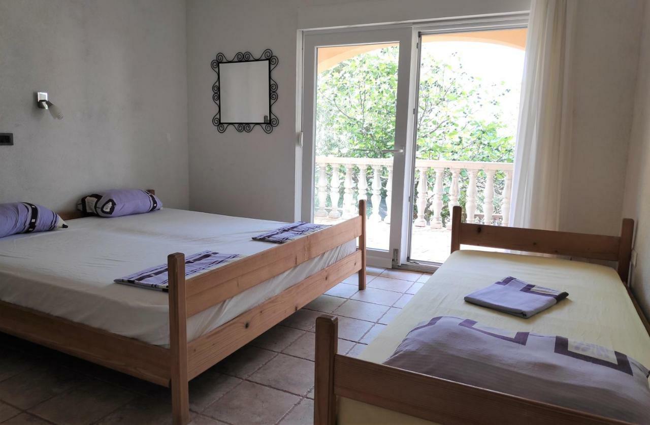 Villa Punta Blava - Beach Front, Ideal For Family Vacation With Kids, Large Terraces With Sea View, Internet, Netflix, No Pets Allowed Obrovac Dış mekan fotoğraf