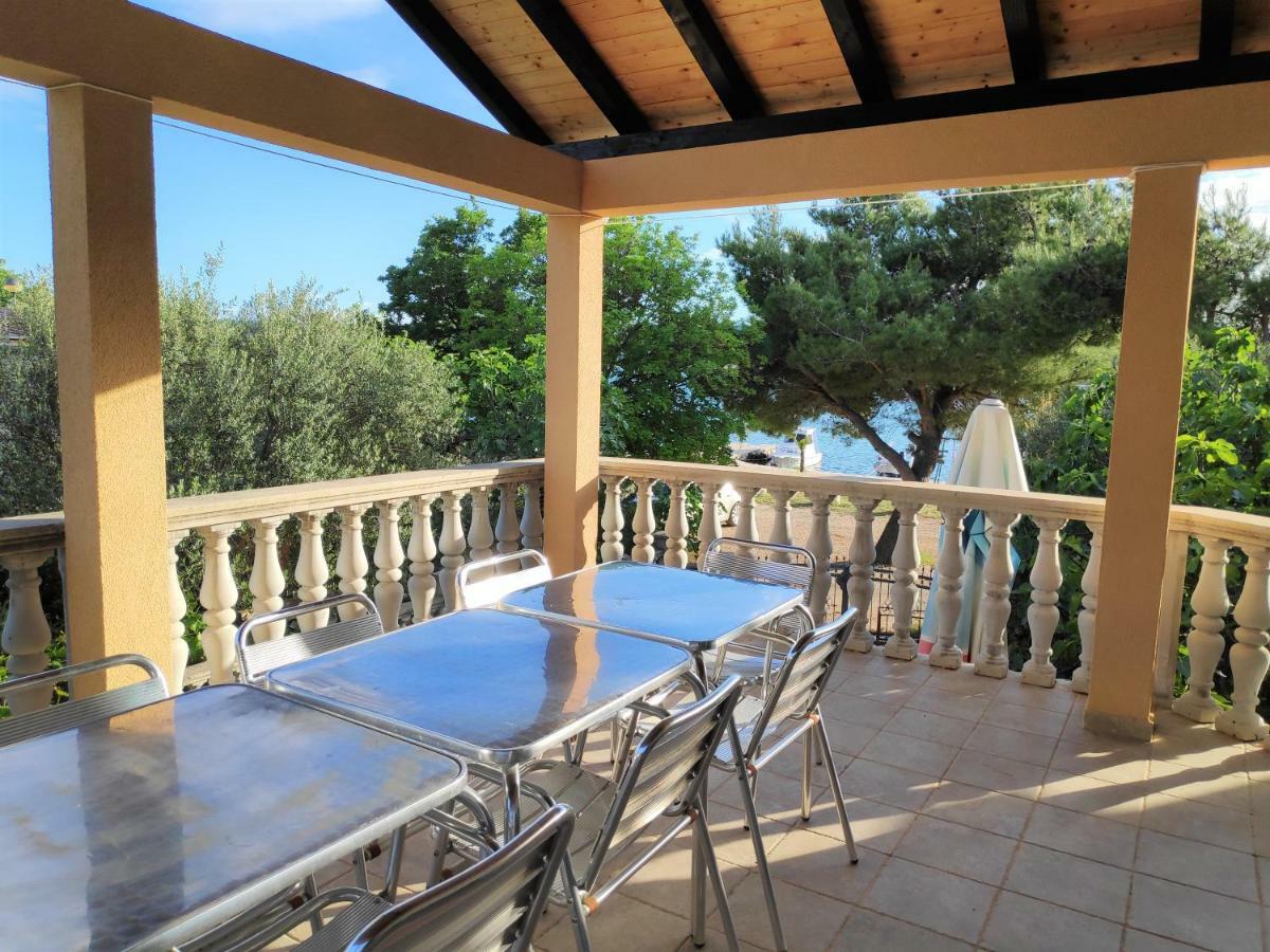 Villa Punta Blava - Beach Front, Ideal For Family Vacation With Kids, Large Terraces With Sea View, Internet, Netflix, No Pets Allowed Obrovac Dış mekan fotoğraf