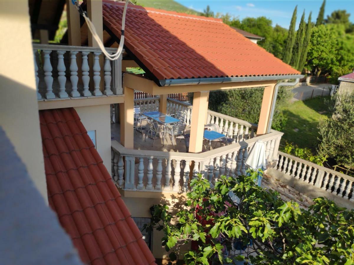 Villa Punta Blava - Beach Front, Ideal For Family Vacation With Kids, Large Terraces With Sea View, Internet, Netflix, No Pets Allowed Obrovac Dış mekan fotoğraf