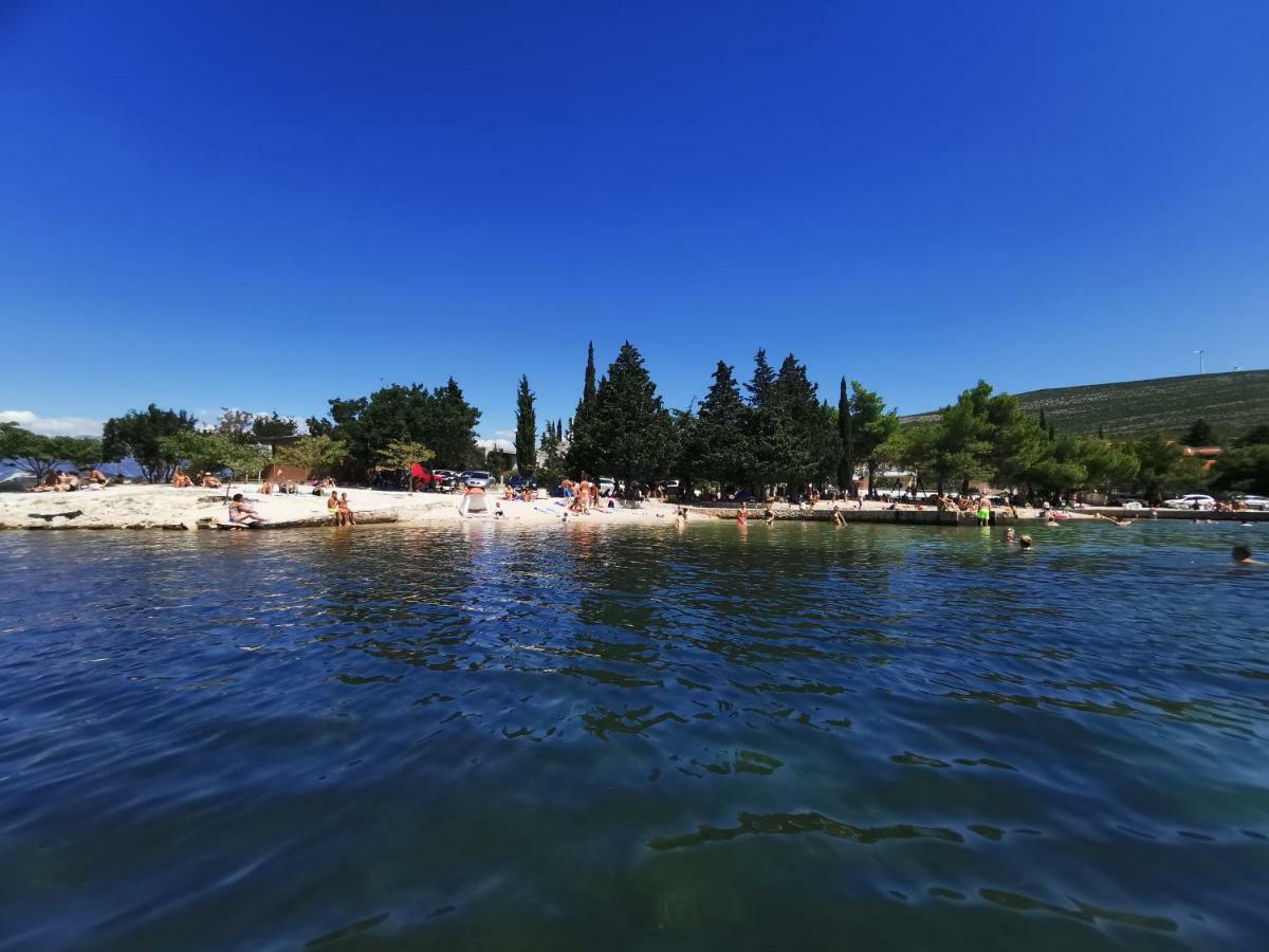 Villa Punta Blava - Beach Front, Ideal For Family Vacation With Kids, Large Terraces With Sea View, Internet, Netflix, No Pets Allowed Obrovac Dış mekan fotoğraf