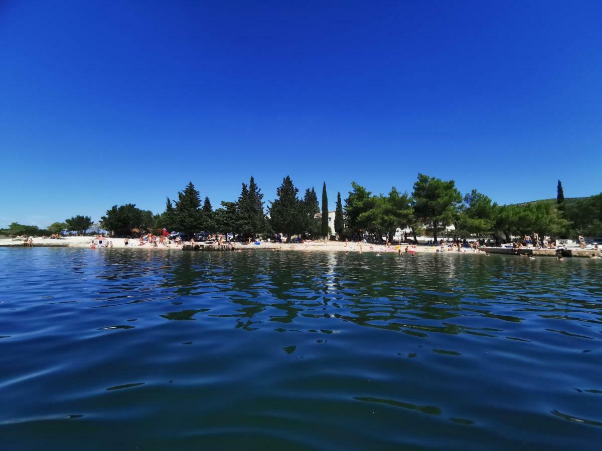 Villa Punta Blava - Beach Front, Ideal For Family Vacation With Kids, Large Terraces With Sea View, Internet, Netflix, No Pets Allowed Obrovac Dış mekan fotoğraf