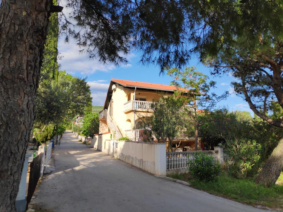 Villa Punta Blava - Beach Front, Ideal For Family Vacation With Kids, Large Terraces With Sea View, Internet, Netflix, No Pets Allowed Obrovac Dış mekan fotoğraf